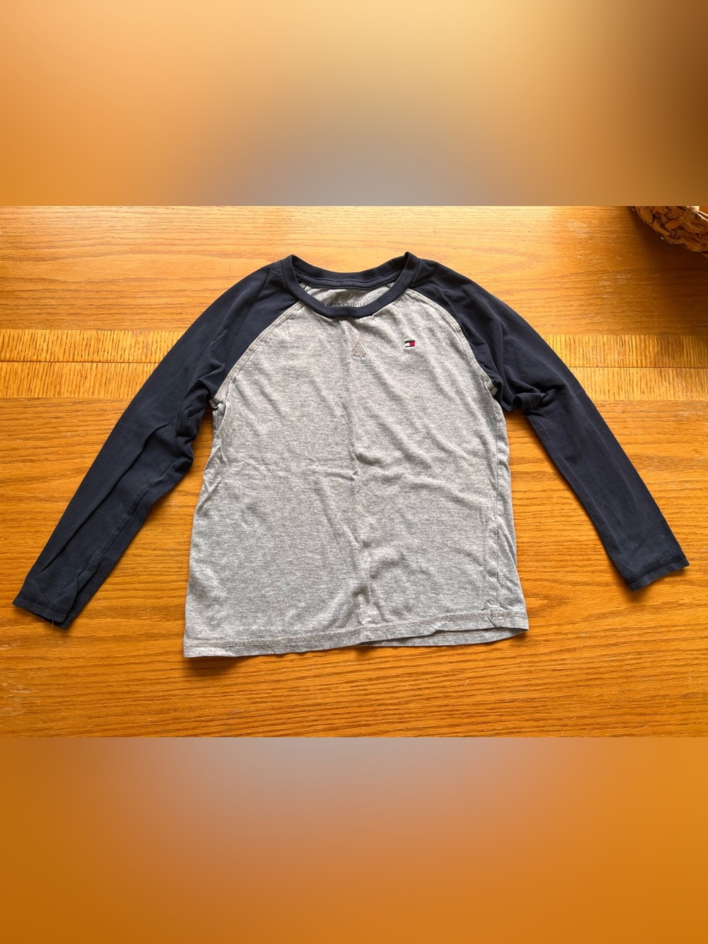 Tommy Hilfiger Boys Size 6 Vintage Style Baseball Longsleeve Tee 90% cotton